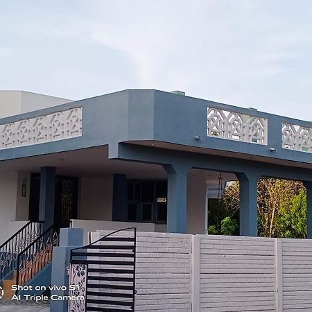 Madura Homestay - Gorgeous Home With 2Bhk 5 Minutes From Nh44 Madurai Buitenkant foto