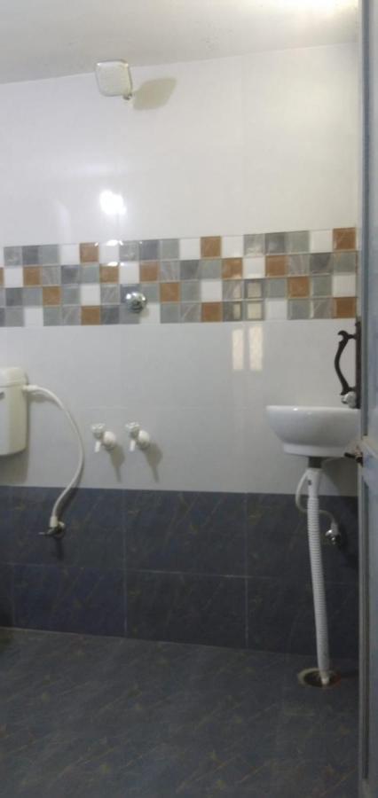 Madura Homestay - Gorgeous Home With 2Bhk 5 Minutes From Nh44 Madurai Buitenkant foto